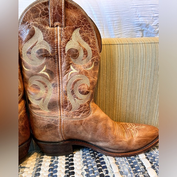 Justin Boots Cowboy Boots Tan Brown size 9 1/2 width D style 210 EUC - Picture 11 of 13